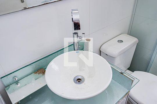 Banheiro de apartamento para alugar com 2 quartos, 47m² em Sítio do Mandaqui, São Paulo