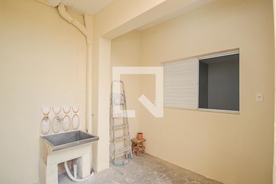 Área de Serviço de casa para alugar com 2 quartos, 70m² em Vila Vivaldi, São Bernardo do Campo