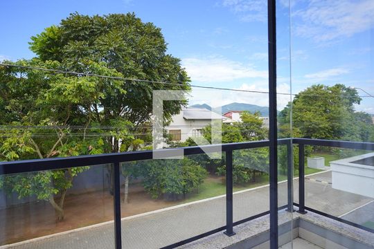Suíte - Varanda de casa de condomínio para alugar com 4 quartos, 200m² em Campeche, Florianópolis