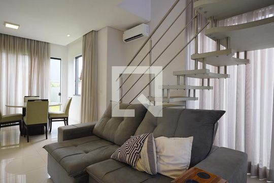 Sala de casa de condomínio para alugar com 4 quartos, 200m² em Campeche, Florianópolis