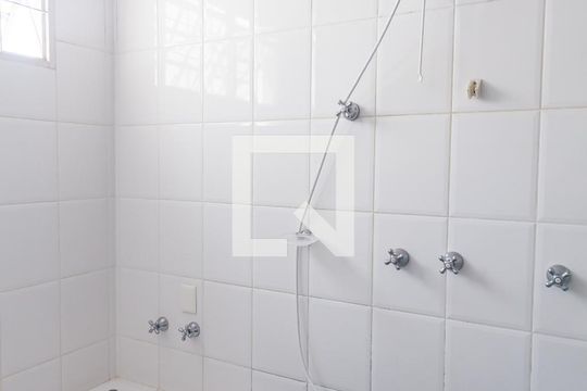 Banheiro da Suíte de casa à venda com 5 quartos, 212m² em Jardim das Americas, Nova Lima