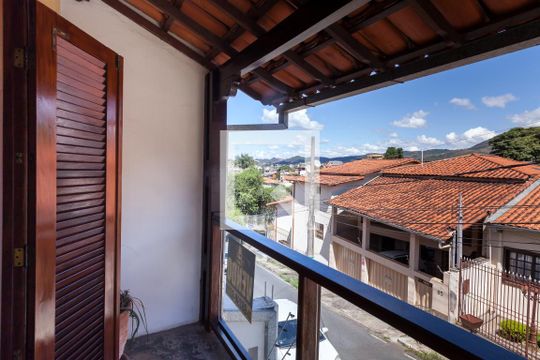 Varanda da Suíte  de casa à venda com 5 quartos, 212m² em Jardim das Americas, Nova Lima