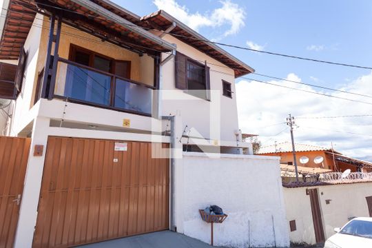 Fachada de casa à venda com 5 quartos, 212m² em Jardim das Americas, Nova Lima