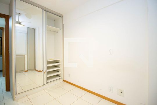Quarto 2 de apartamento para alugar com 2 quartos, 60m² em Setor de Habitações Individuais Norte, Brasília