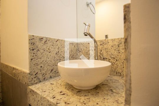 Lavabo Sala de apartamento para alugar com 2 quartos, 60m² em Setor de Habitações Individuais Norte, Brasília