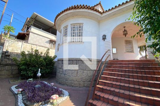 Fachada de casa à venda com 4 quartos, 1147m² em Engenho de Dentro, Rio de Janeiro