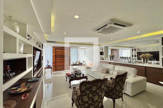 Sala de casa de condomínio à venda com 6 quartos, 300m² em Recreio dos Bandeirantes, Rio de Janeiro