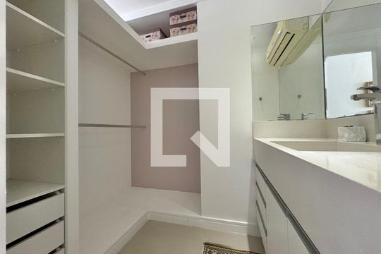 Suíte 2 - Closet de casa de condomínio à venda com 6 quartos, 300m² em Recreio dos Bandeirantes, Rio de Janeiro
