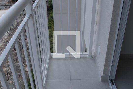varanda de apartamento à venda com 1 quarto, 28m² em Parque Industrial Tomas Edson, São Paulo