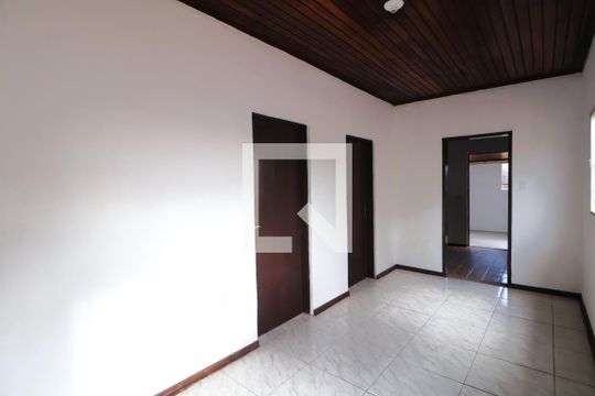 Sala de casa à venda com 2 quartos, 90m² em Fátima, Canoas
