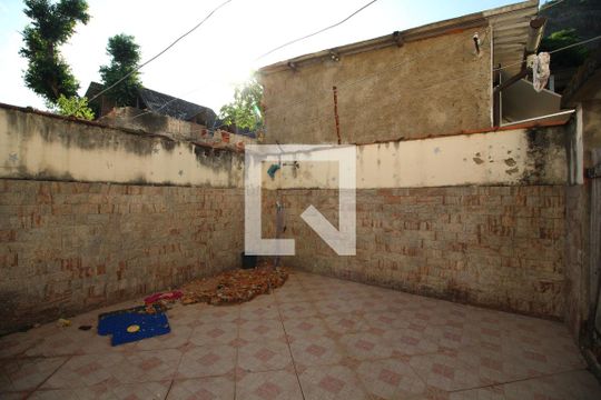 Área de Serviço - Fundos de casa para alugar com 3 quartos, 140m² em Jacarepaguá, Rio de Janeiro