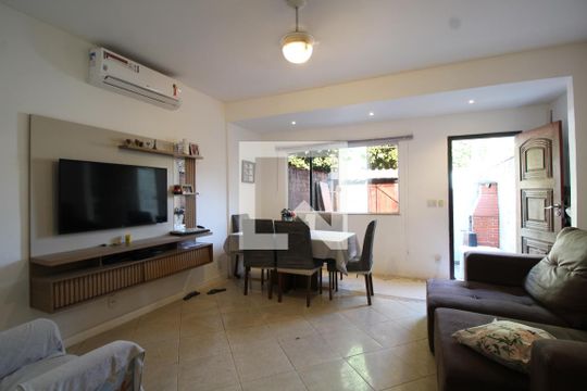 Casa para alugar com 3 quartos, 140m² em Jacarepaguá, Rio de Janeiro