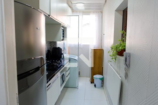 Cozinha de apartamento à venda com 2 quartos, 48m² em Santa Maria, Osasco