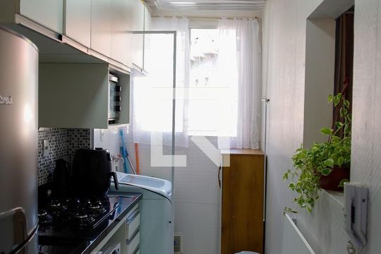Cozinha de apartamento à venda com 2 quartos, 48m² em Santa Maria, Osasco