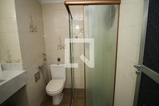 Banheiro da Suíte de casa à venda com 3 quartos, 120m² em Olaria, Rio de Janeiro