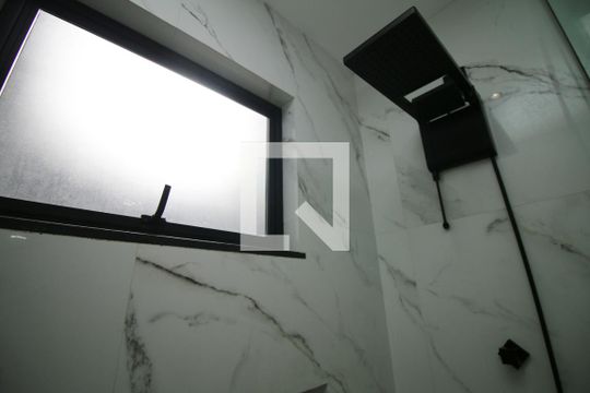 Banheiro Social de casa à venda com 3 quartos, 120m² em Olaria, Rio de Janeiro