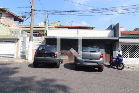 Fachada de casa à venda com 3 quartos, 148m² em Vila Guiomar, Santo André
