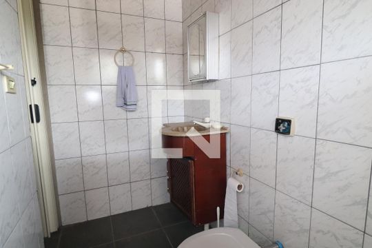 Edícula - Banheiro de casa à venda com 3 quartos, 148m² em Vila Guiomar, Santo André