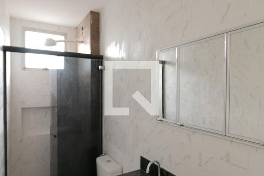 Banheiro de apartamento para alugar com 3 quartos, 63m² em Copacabana, Belo Horizonte