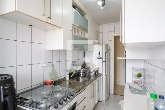Cozinha de apartamento à venda com 2 quartos, 59m² em Vila Palmares, São Caetano do Sul