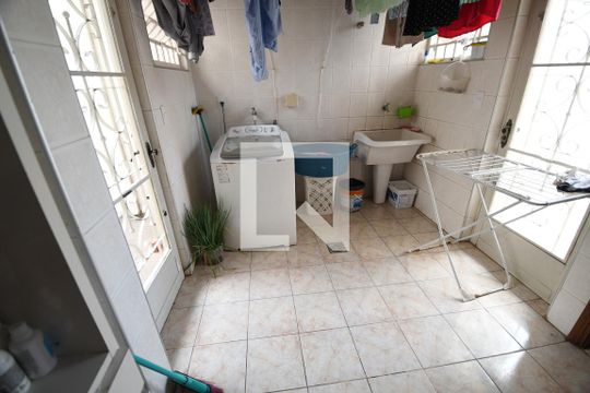 Área de Serviço de casa para alugar com 5 quartos, 288m² em Vila Brandina, Campinas