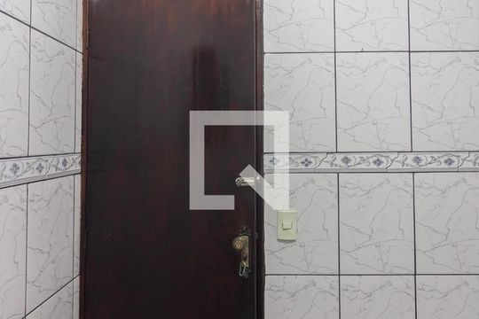 Banheiro de casa para alugar com 3 quartos, 165m² em Vila Carmosina, São Paulo