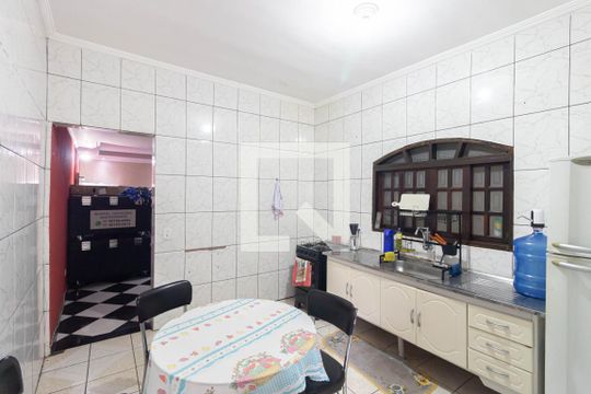 Cozinha de casa para alugar com 3 quartos, 165m² em Vila Carmosina, São Paulo