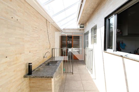 Quintal de casa à venda com 3 quartos, 156m² em Jardim Modelo, São Paulo