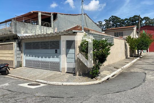 Fachada de casa à venda com 3 quartos, 156m² em Jardim Modelo, São Paulo