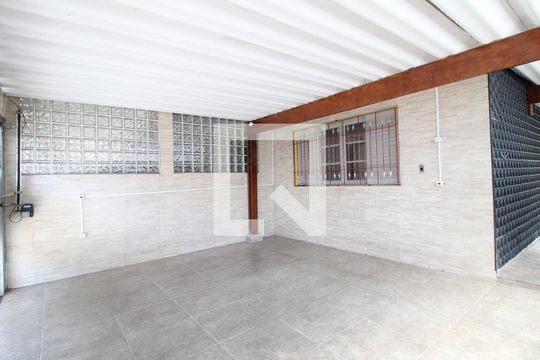 Garagem de casa à venda com 3 quartos, 156m² em Jardim Modelo, São Paulo