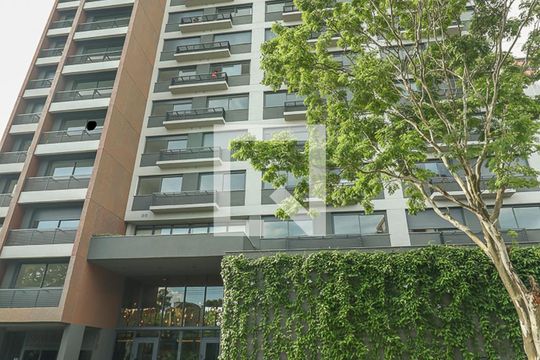 Fachada de apartamento para alugar com 1 quarto, 50m² em Boa Vista, Porto Alegre