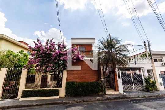 Fachada de casa à venda com 3 quartos, 215m² em Siciliano, São Paulo