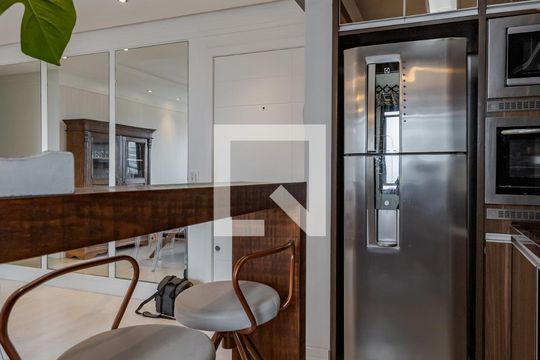 Cozinha de apartamento para alugar com 2 quartos, 80m² em Bom Fim, Porto Alegre