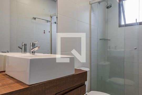 Banheiro de apartamento para alugar com 2 quartos, 80m² em Bom Fim, Porto Alegre