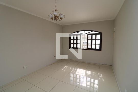 Sala de casa à venda com 3 quartos, 192m² em Jardim Santa Adelia, São Paulo