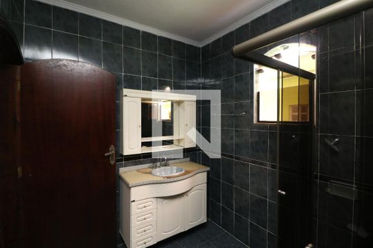 Banheiro de casa à venda com 3 quartos, 192m² em Jardim Santa Adelia, São Paulo