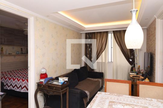 Sala de apartamento para alugar com 3 quartos, 50m² em Cidade Líder, São Paulo