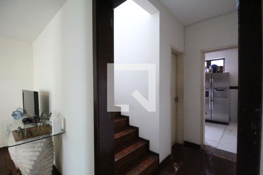 Corredor de casa à venda com 4 quartos, 367m² em Taquara, Rio de Janeiro