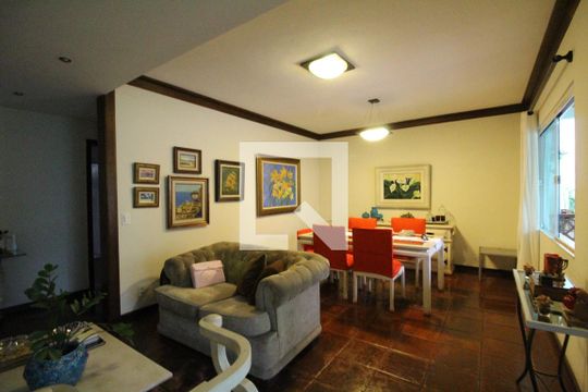 Sala de casa à venda com 4 quartos, 367m² em Taquara, Rio de Janeiro