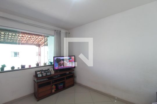 Sala de casa à venda com 3 quartos, 270m² em Serrano, Belo Horizonte