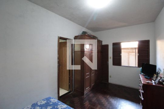 Suite de casa à venda com 3 quartos, 270m² em Serrano, Belo Horizonte