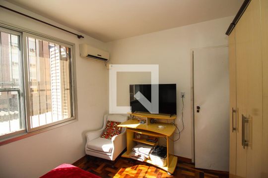 Quarto de apartamento à venda com 1 quarto, 40m² em Partenon, Porto Alegre