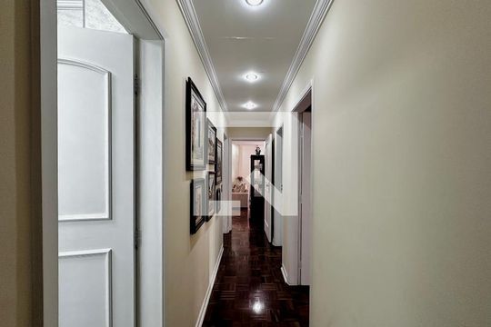Corredor Quartos de apartamento à venda com 3 quartos, 147m² em Santo Amaro, São Paulo