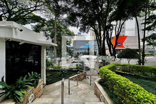 Entrada de apartamento à venda com 3 quartos, 147m² em Santo Amaro, São Paulo