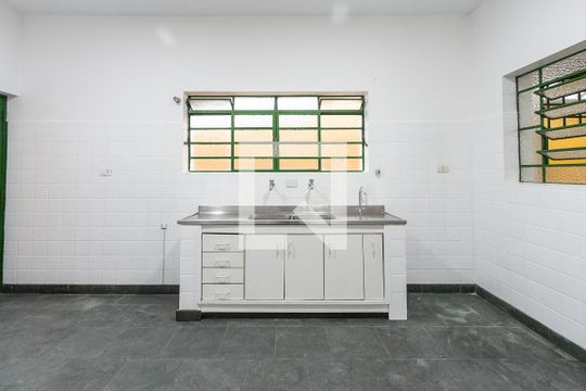 Cozinha de casa para alugar com 2 quartos, 200m² em Lapa, São Paulo