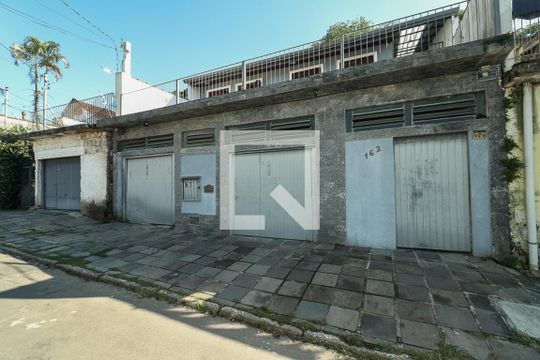 Fachada de casa à venda com 3 quartos, 185m² em Jardim Sabará, Porto Alegre