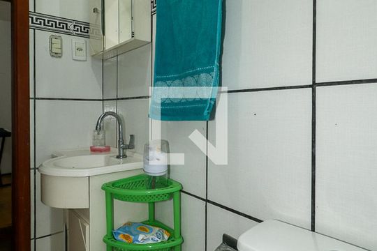 Banheiro de casa à venda com 3 quartos, 185m² em Jardim Sabará, Porto Alegre