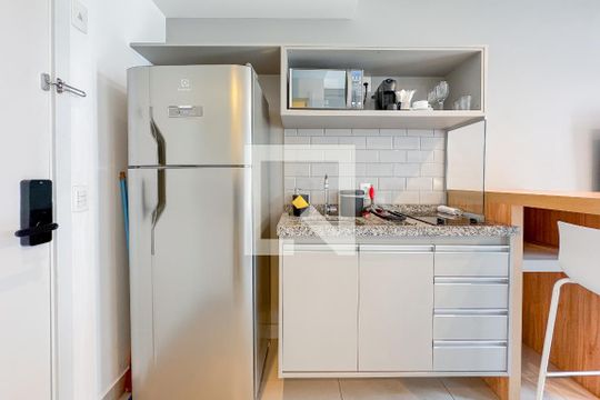 Cozinha de kitnet/studio à venda com 1 quarto, 26m² em Liberdade, São Paulo