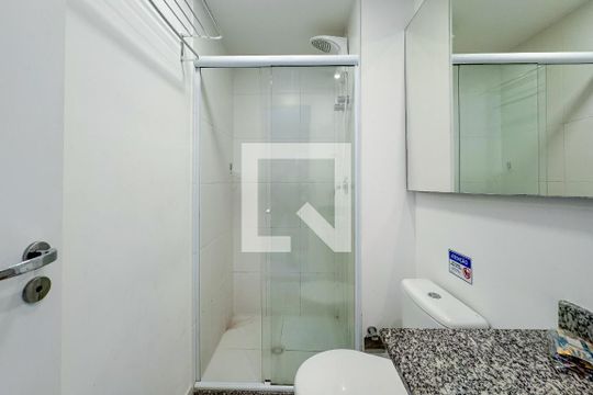 Banheiro de kitnet/studio à venda com 1 quarto, 26m² em Liberdade, São Paulo
