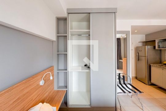 Armários  de kitnet/studio à venda com 1 quarto, 26m² em Liberdade, São Paulo